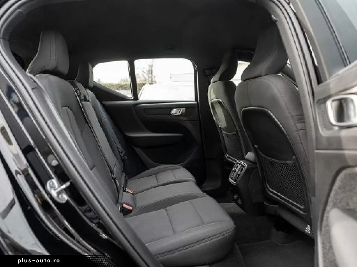 Volvo XC40 Core Recharge