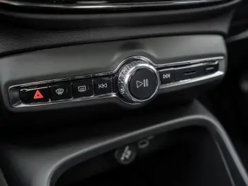 Volvo XC40 Core Recharge