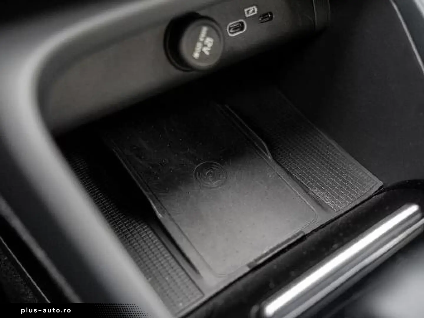 Volvo XC40 Core Recharge