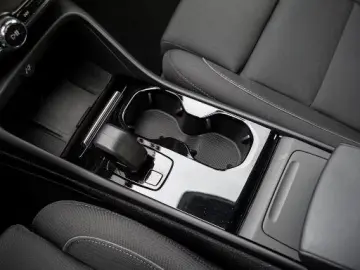 Volvo XC40 Core Recharge