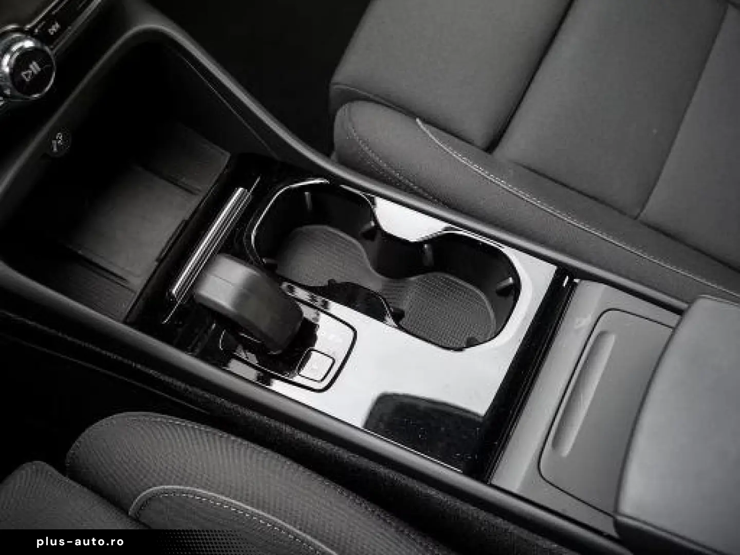 Volvo XC40 Core Recharge