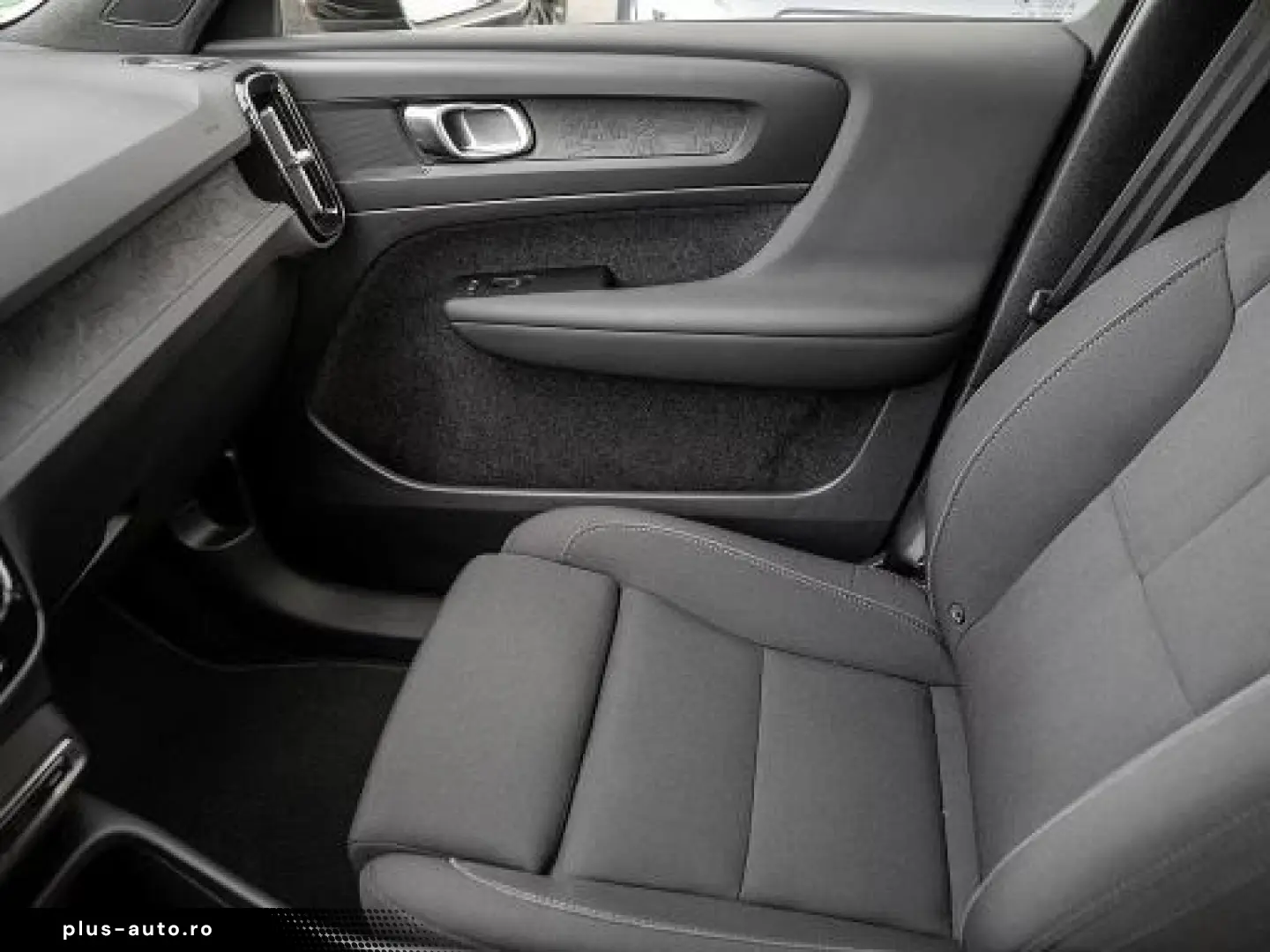 Volvo XC40 Core Recharge