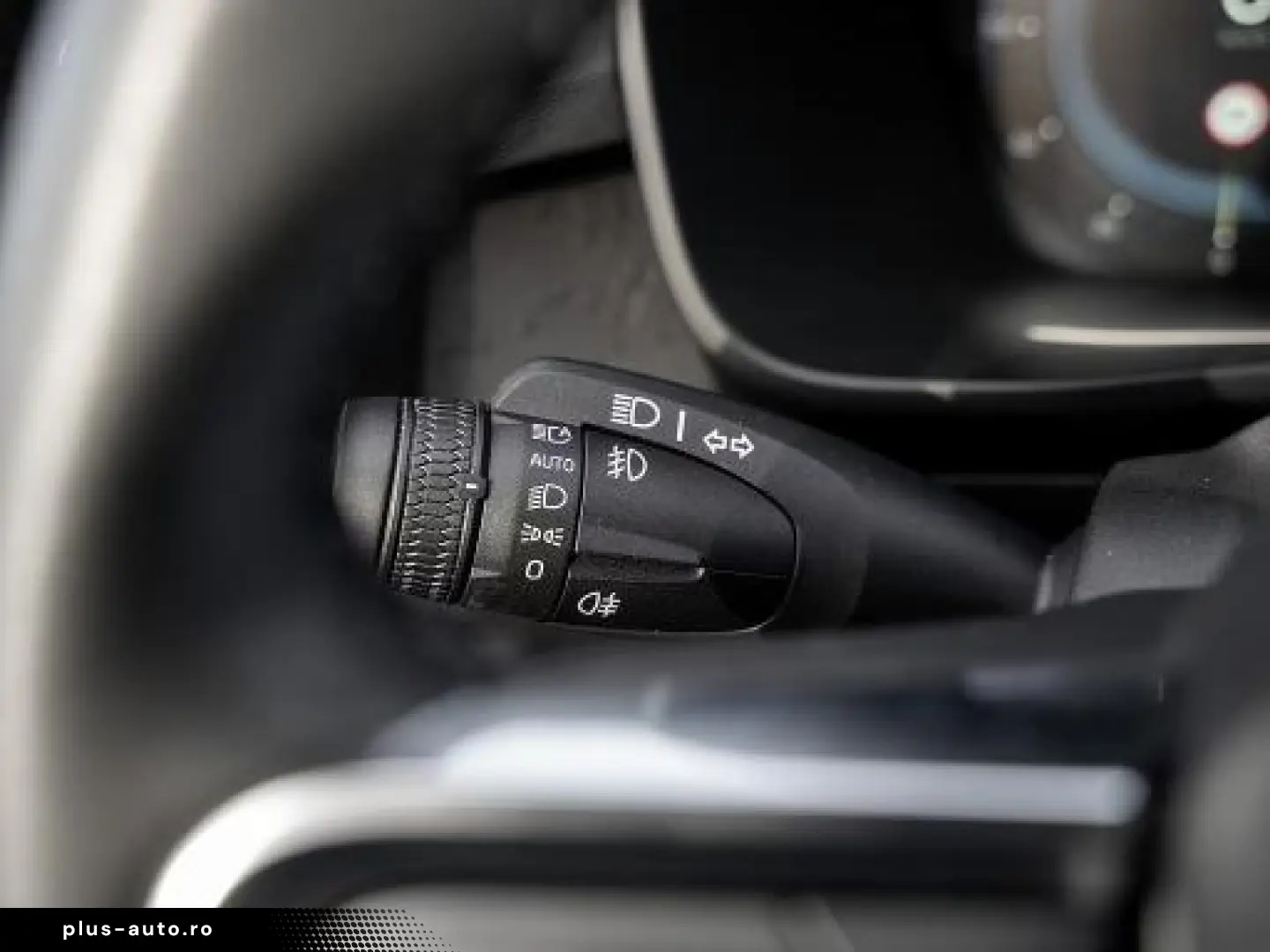 Volvo XC40 Core Recharge