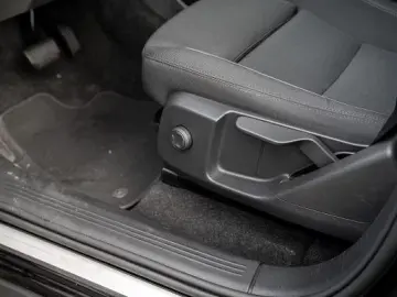 Volvo XC40 Core Recharge