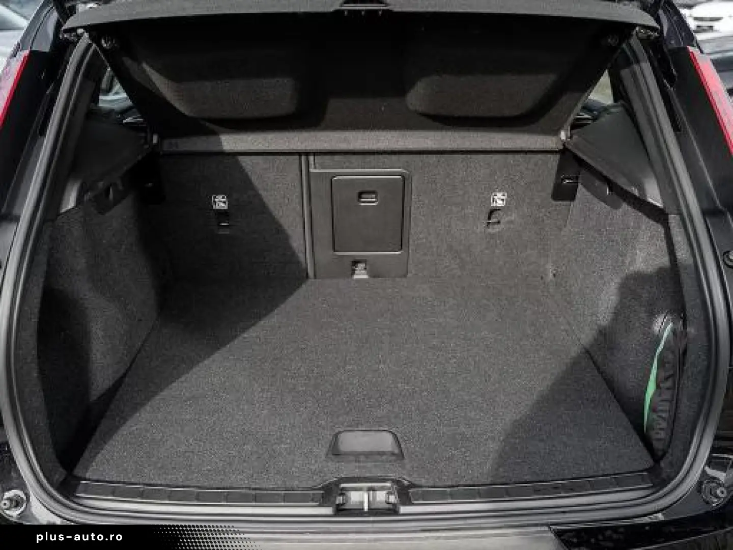 Volvo XC40 Core Recharge