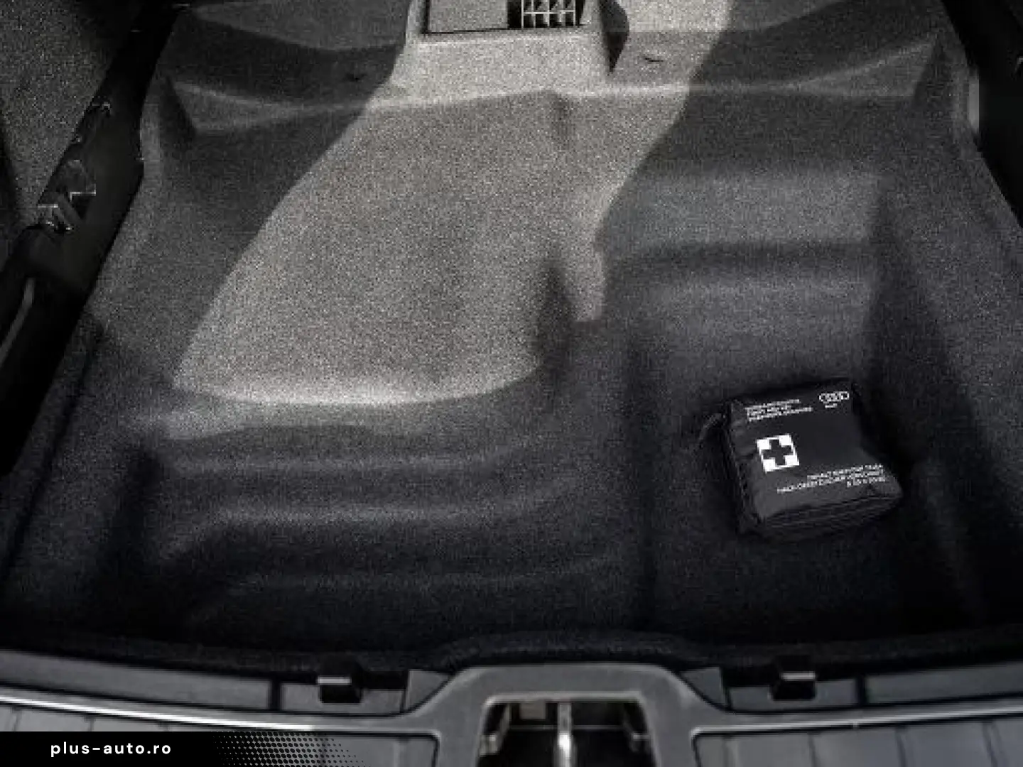 Volvo XC40 Core Recharge