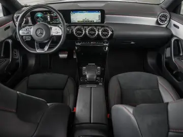 MERCEDES-BENZ CLA 250 e AMG