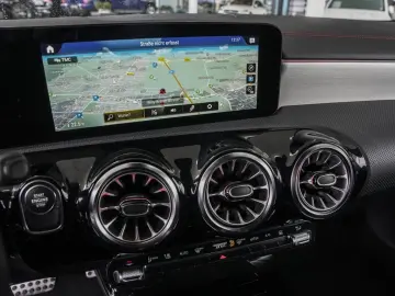 MERCEDES-BENZ CLA 250 e AMG