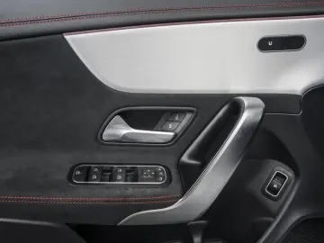 MERCEDES-BENZ CLA 250 e AMG