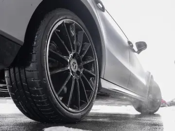 MERCEDES-BENZ CLA 250 e Coupé AMG Night