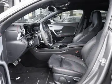 MERCEDES-BENZ CLA 250 e Coupé AMG Night