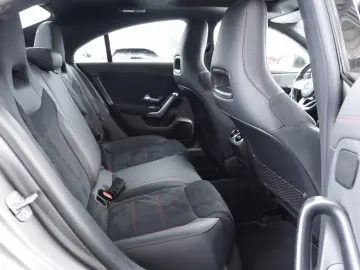 MERCEDES-BENZ CLA 250 e Coupé AMG Night