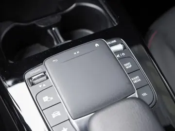 MERCEDES-BENZ CLA 250 e Coupé AMG Night