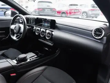 MERCEDES-BENZ CLA 250 e Coupé AMG Night