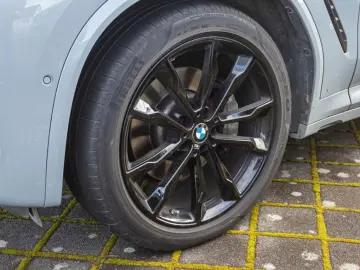 BMW X3 30dMSport AHK Navi HUD RFK Leder StandHZG LED