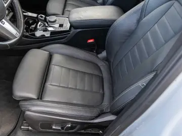 BMW X3 30dMSport AHK Navi HUD RFK Leder StandHZG LED