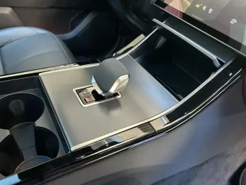 Land Rover Range Rover Velar D300 R-Dynamic