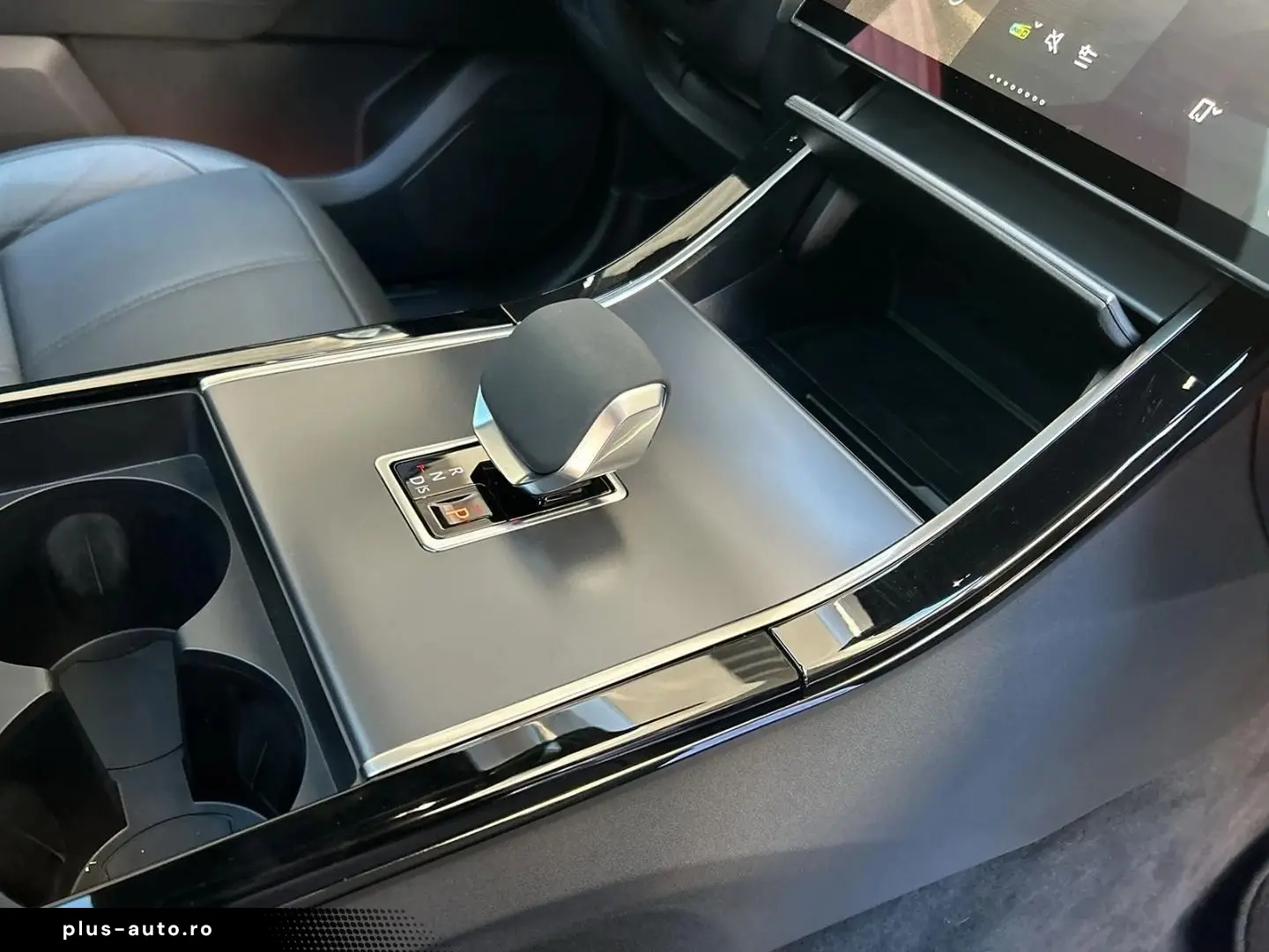 Land Rover Range Rover Velar D300 R-Dynamic