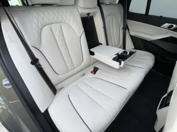 BMW X5 xDr30d M Sport Pro Individual Sky 22'&ap&hellip;