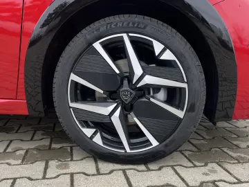 NOUL PEUGEOT 208 5 USI GT 1.2 HYBRID STT 100 CP