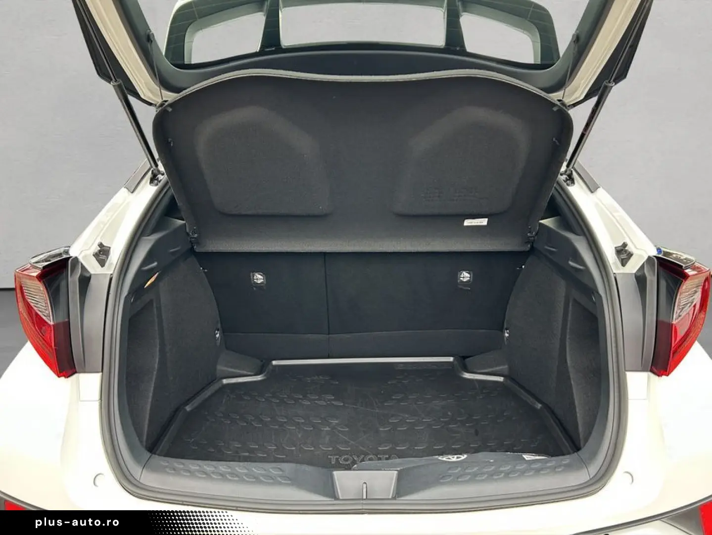 TOYOTA C-HR 1.8 Hybrid Flow