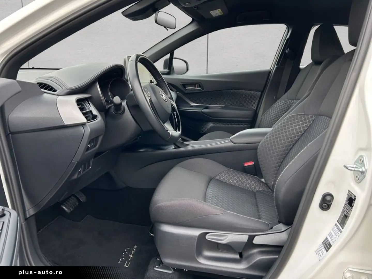 TOYOTA C-HR 1.8 Hybrid Flow