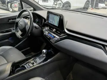 TOYOTA C-HR 2.0 Hybrid Team D NAVI R-KAM SHZG