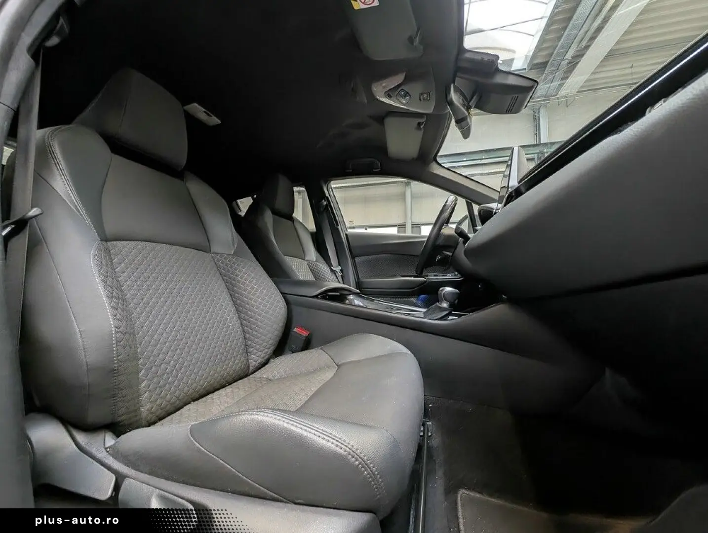 TOYOTA C-HR 2.0 Hybrid Team D NAVI R-KAM SHZG