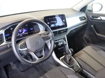 VW T-Roc 1.5 TSI Life AID CARPLAY LED AHK