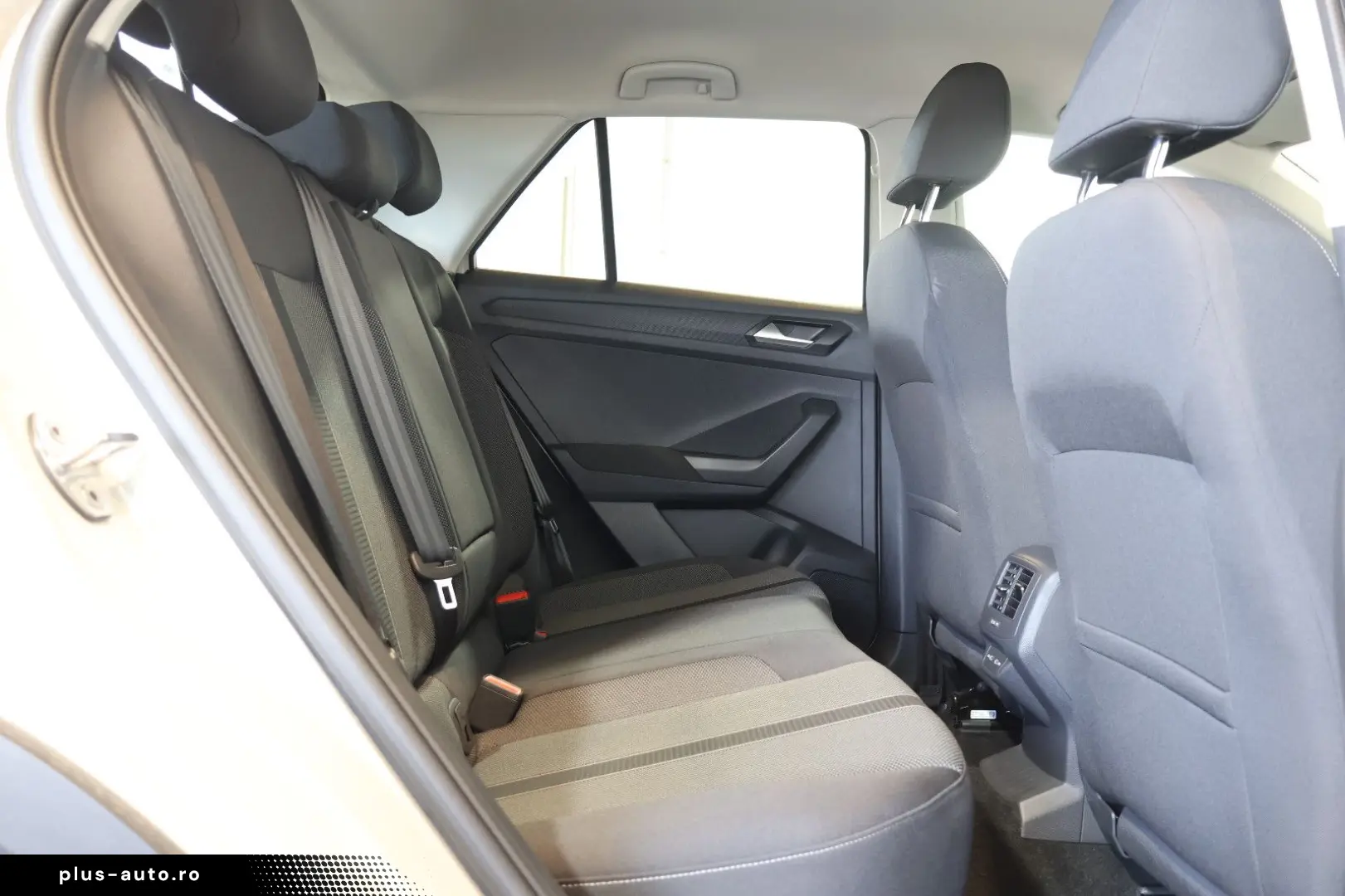 VW T-Roc 1.5 TSI Life AID CARPLAY LED AHK