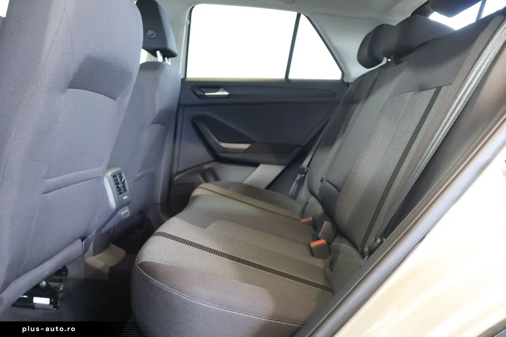 VW T-Roc 1.5 TSI Life AID CARPLAY LED AHK