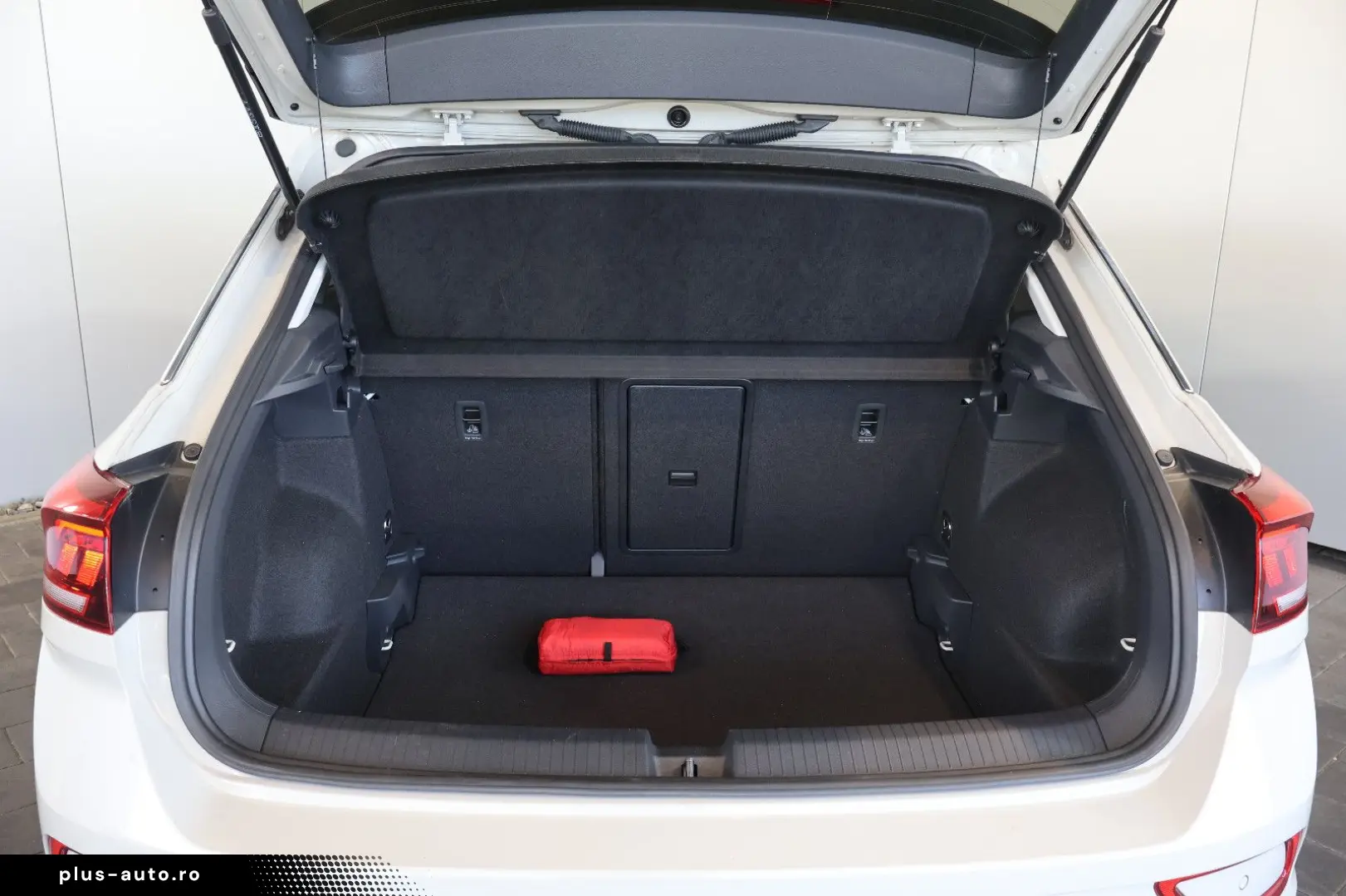 VW T-Roc 1.5 TSI Life AID CARPLAY LED AHK