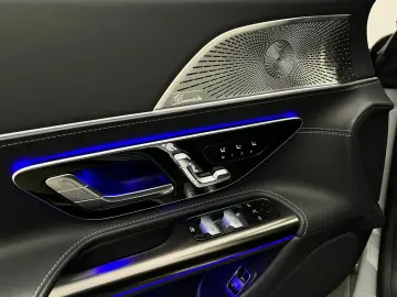 MERCEDES-BENZ SL 43 V8