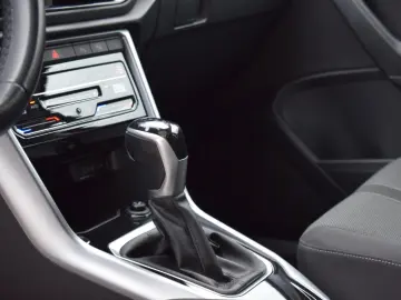 VW T-Roc Life 2.0TDI DSG  ACC CAM AHK LED WinterP