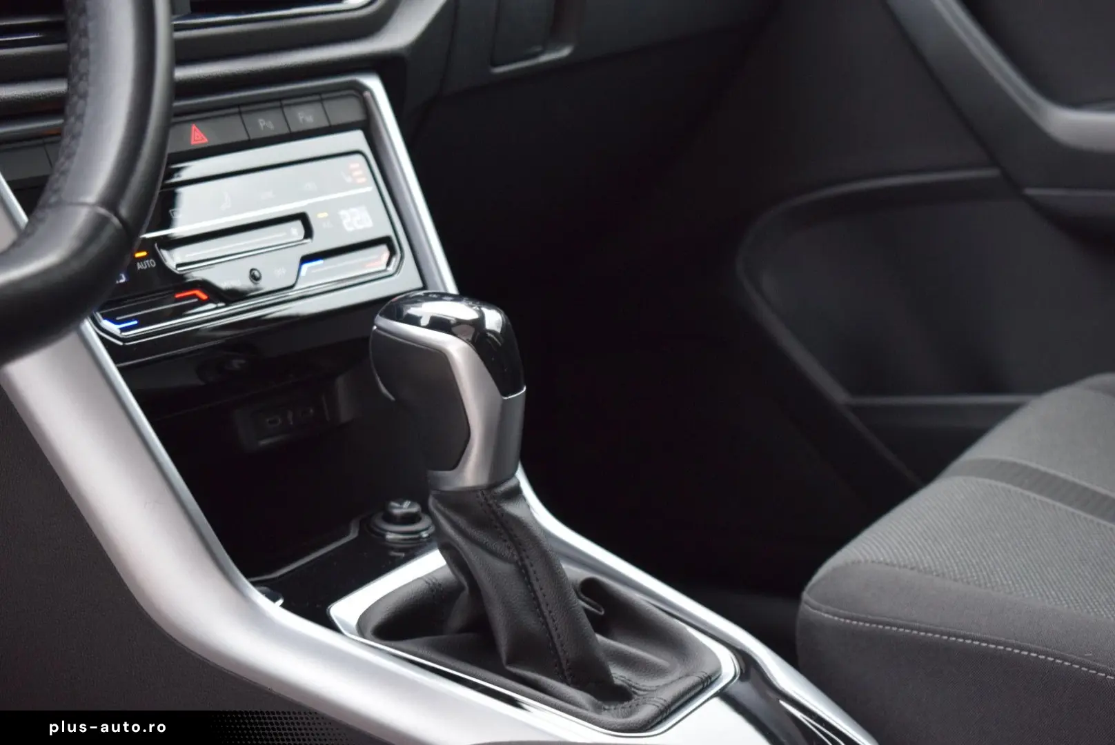 VW T-Roc Life 2.0TDI DSG  ACC CAM AHK LED WinterP