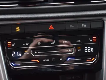 VW T-Roc Life 2.0TDI DSG  ACC CAM AHK LED WinterP