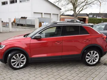 VW T-Roc Life 2.0TDI DSG  ACC CAM AHK LED WinterP