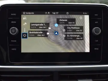 VW T-Roc Life 2.0TDI DSG  ACC CAM AHK LED WinterP