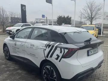 MG MG4 EV Explore Electric 49 kWh 170 CP AT RWD