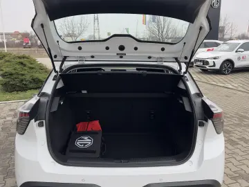 MG MG4 EV Explore Electric 49 kWh 170 CP AT RWD