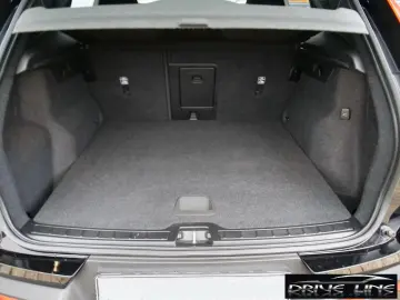 Volvo XC40 T4 Recharge Plus Dark