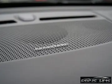 Volvo XC40 T4 Recharge Plus Dark