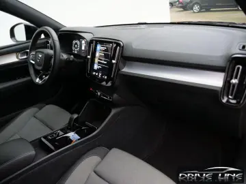 Volvo XC40 T4 Recharge Plus Dark