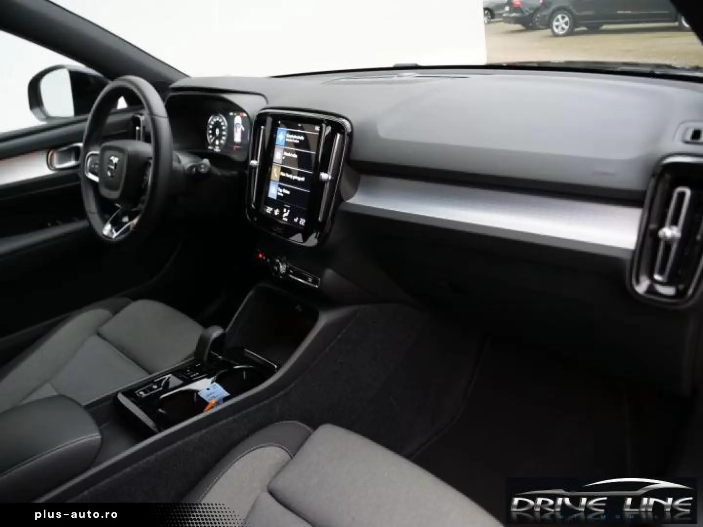 Volvo XC40 T4 Recharge Plus Dark