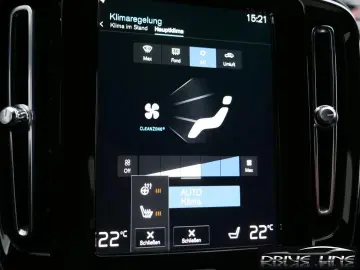 Volvo XC40 T4 Recharge Plus Dark