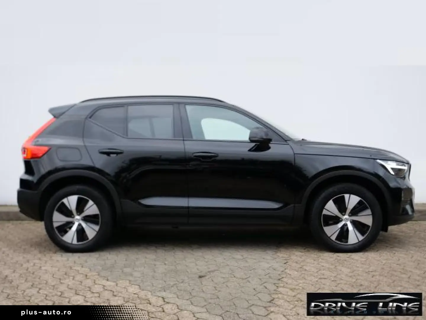 Volvo XC40 T4 Recharge Plus Dark