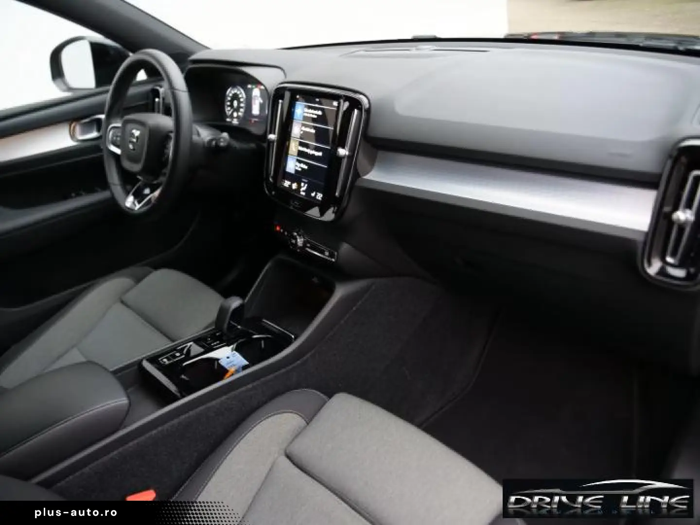 Volvo XC40 T4 Recharge Plus Dark