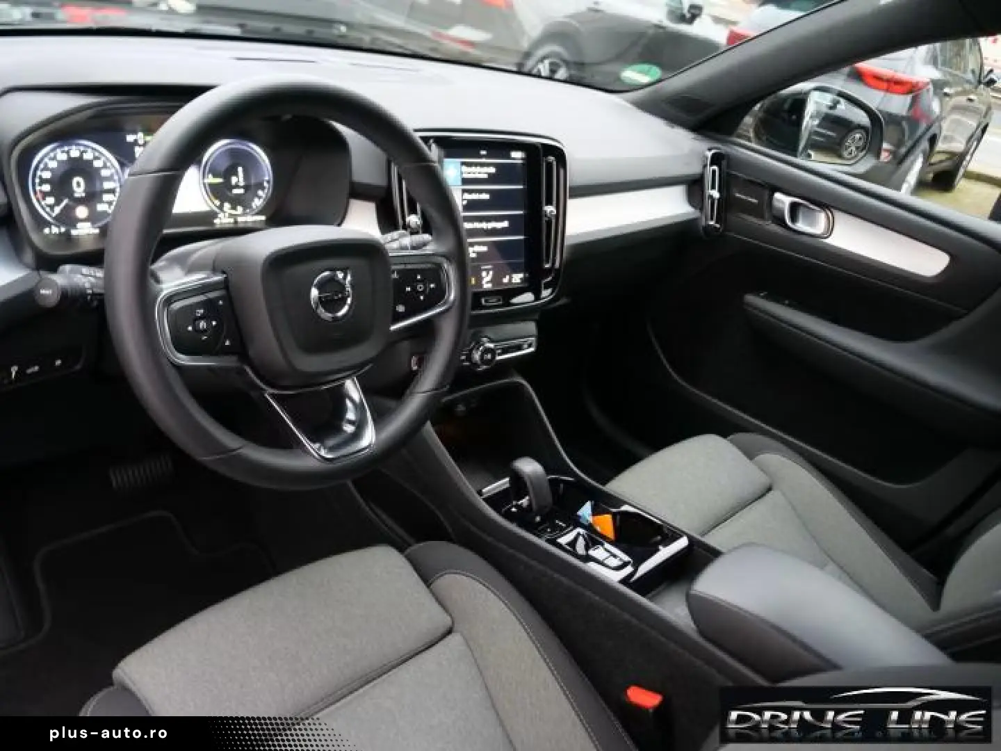 Volvo XC40 T4 Recharge Plus Dark