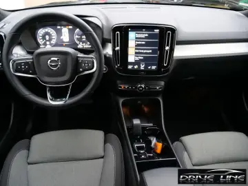 Volvo XC40 T4 Recharge Plus Dark