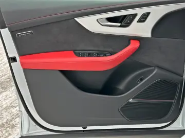 AUDI Q8 55TFSI qu S LINE PANO STANDHZ AHK MATRIX B&O